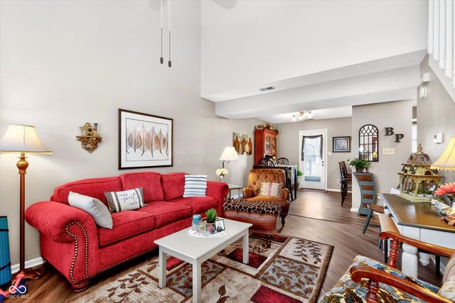 1136 Paradise Way N UNIT B, Greenwood, IN 46143