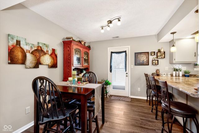 1136 Paradise Way N UNIT B, Greenwood, IN 46143