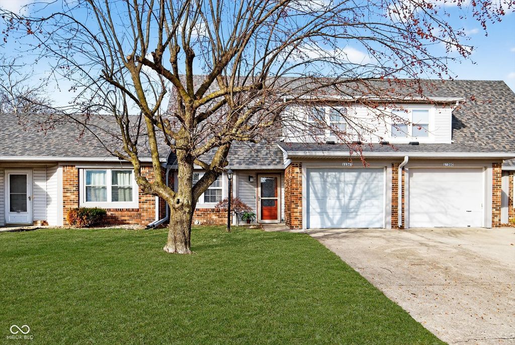 1136 Paradise Way N UNIT B, Greenwood, IN 46143