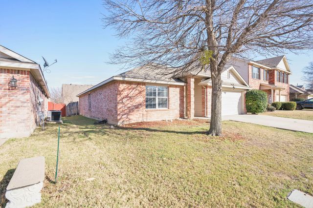 6060 Blazing Star Drive, Fort Worth, TX 76179