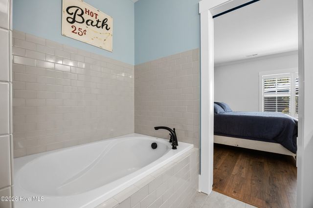 375 Canter Crest Road, Hampstead, NC 28443