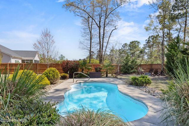 375 Canter Crest Road, Hampstead, NC 28443