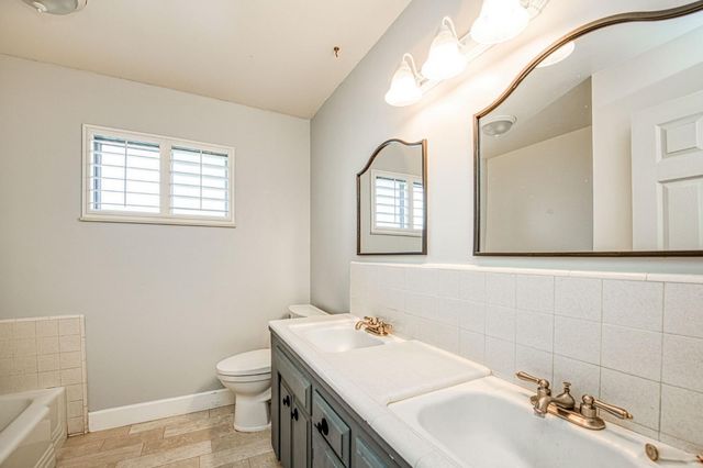1265 E Portals Avenue, Fresno, CA 93710