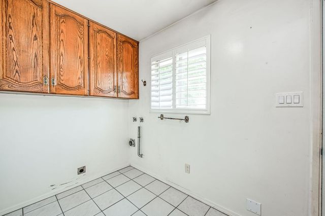 1265 E Portals Avenue, Fresno, CA 93710