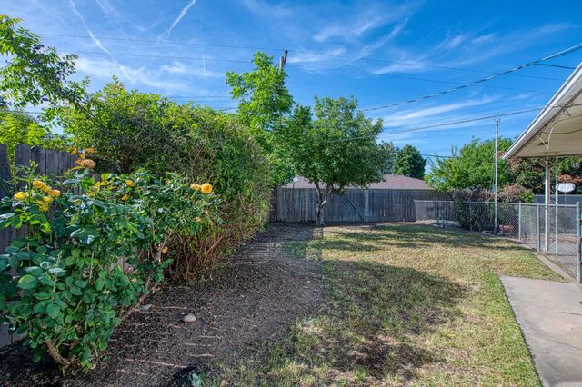 1265 E Portals Avenue, Fresno, CA 93710
