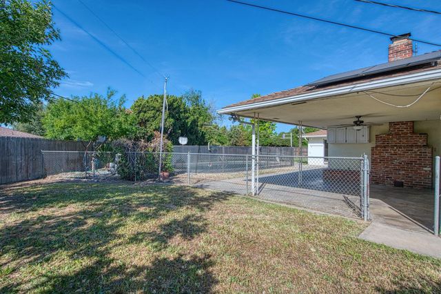 1265 E Portals Avenue, Fresno, CA 93710