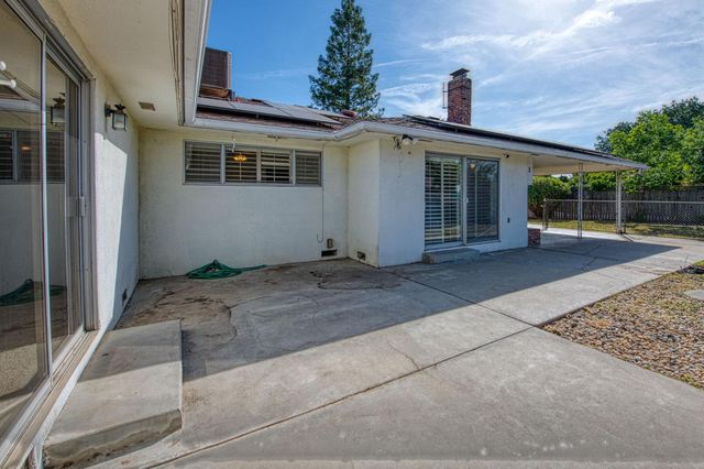 1265 E Portals Avenue, Fresno, CA 93710