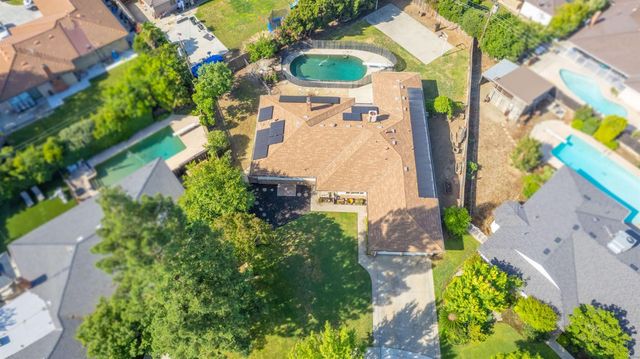 1265 E Portals Avenue, Fresno, CA 93710