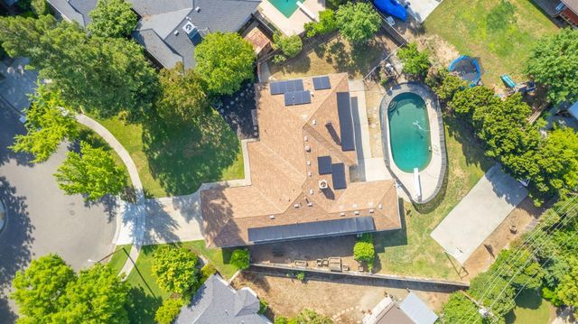 1265 E Portals Avenue, Fresno, CA 93710
