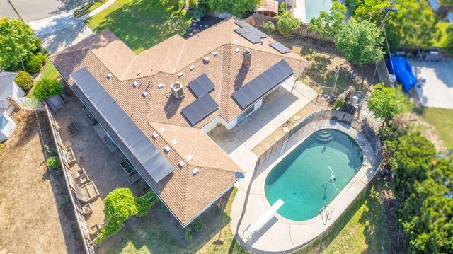 1265 E Portals Avenue, Fresno, CA 93710