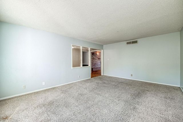 1265 E Portals Avenue, Fresno, CA 93710