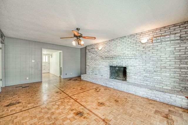 1265 E Portals Avenue, Fresno, CA 93710