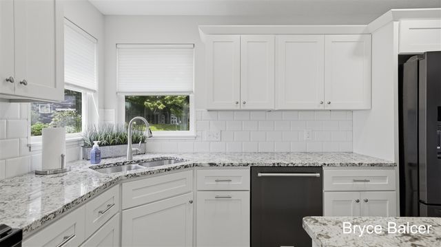 5953 Marblehead Drive, Belmont, MI 49306