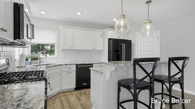 5953 Marblehead Drive, Belmont, MI 49306