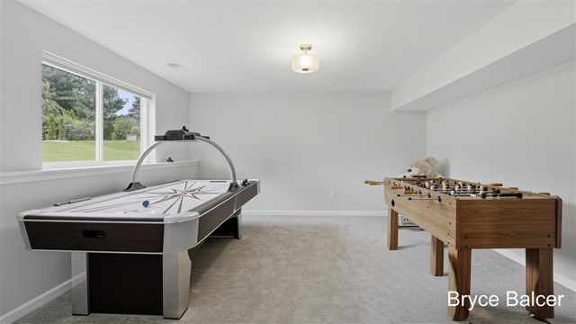 5953 Marblehead Drive, Belmont, MI 49306