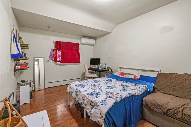 437 S Aiken Ave, Friendship Park, PA 15232