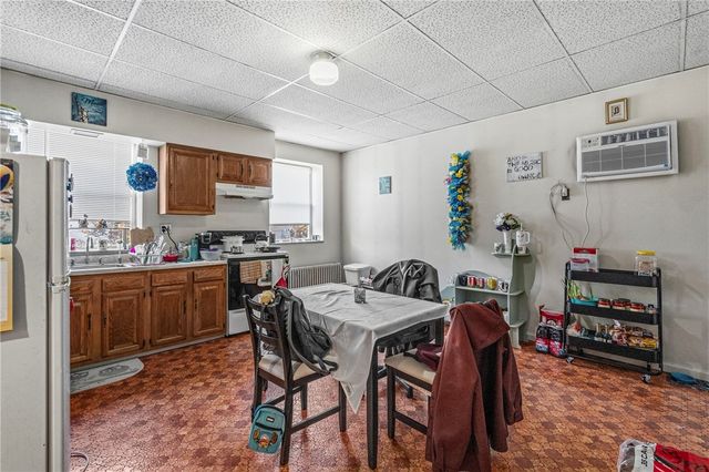 437 S Aiken Ave, Friendship Park, PA 15232