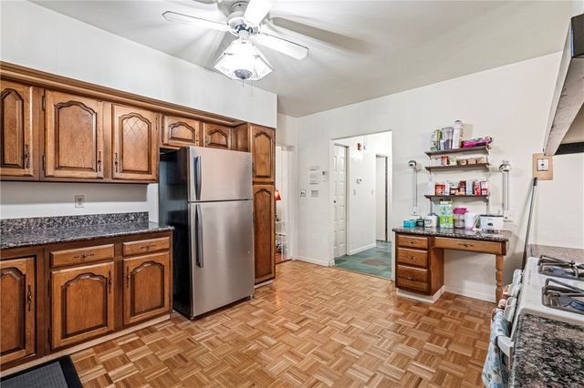 437 S Aiken Ave, Friendship Park, PA 15232