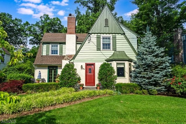 35 Woodland Road, Millburn Twp., NJ 07078