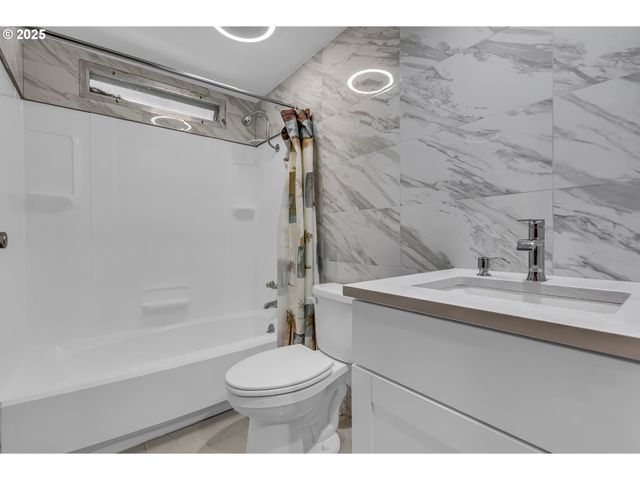 17870 Sw Independence Way 257, Beaverton, OR 97006