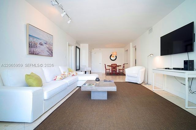 5161 Collins Ave 306, Miami Beach, FL 33140