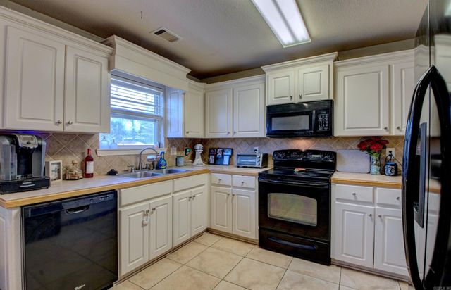 2811 McNeill Cove, Cabot, AR 72023