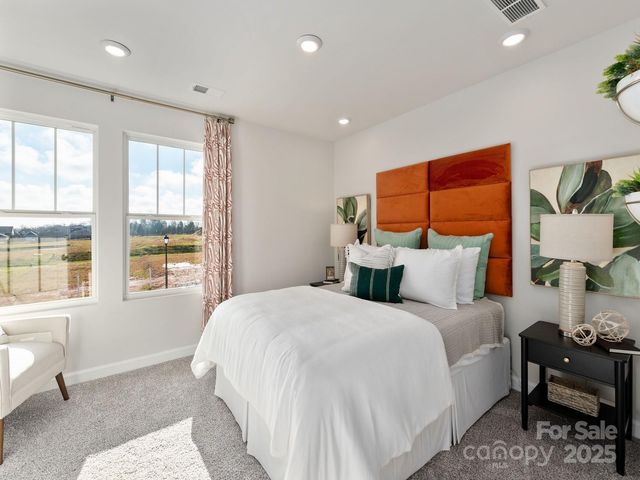 4067 Summit Woods Drive, Charlotte, NC 28216