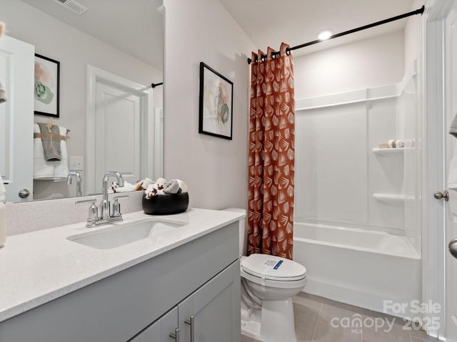 4067 Summit Woods Drive, Charlotte, NC 28216