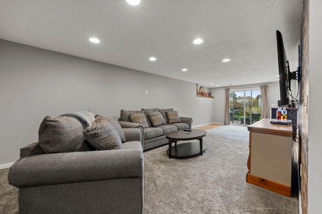 3315 119th Avenue NE, Blaine, MN 55449