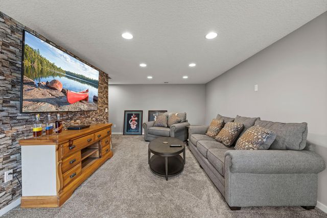 3315 119th Avenue NE, Blaine, MN 55449