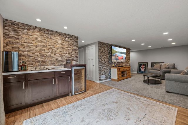 3315 119th Avenue NE, Blaine, MN 55449