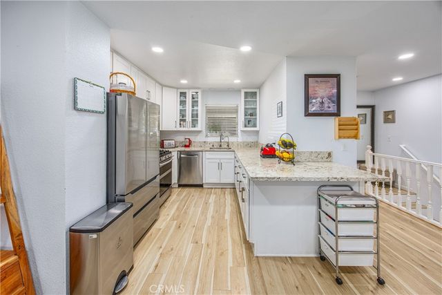 24098 Skyland, Crestline, CA 92325