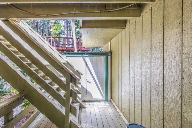 24098 Skyland, Crestline, CA 92325