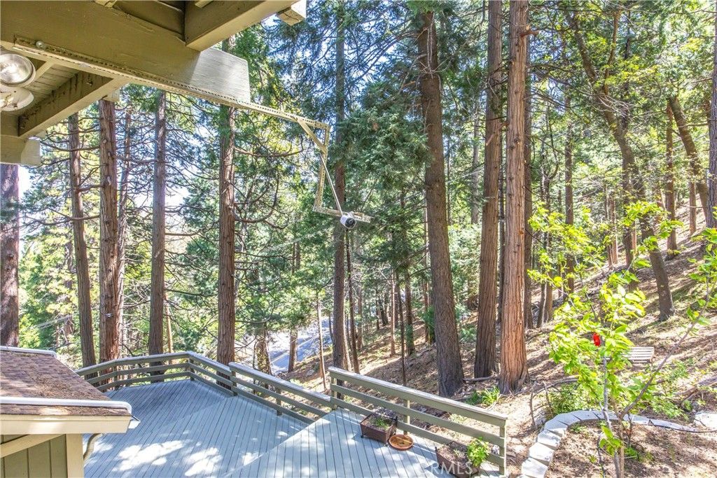 24098 Skyland, Crestline, CA 92325