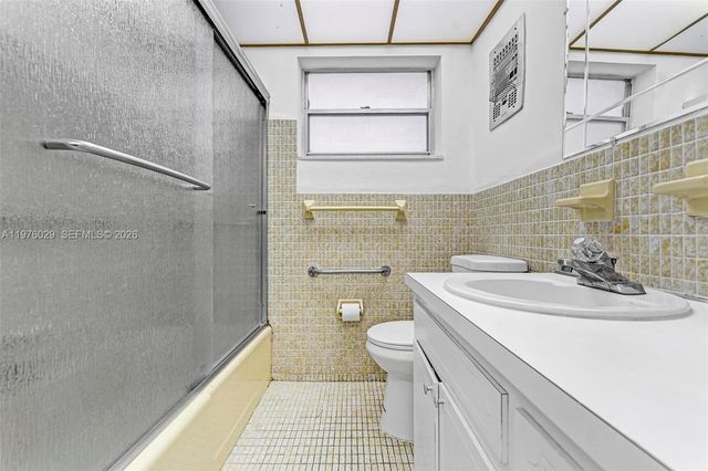 330 SE 2nd St 103G, Hallandale Beach, FL 33009