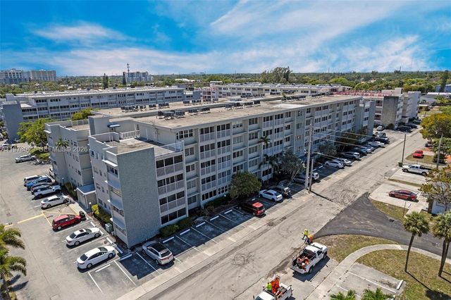 330 SE 2nd St 103G, Hallandale Beach, FL 33009