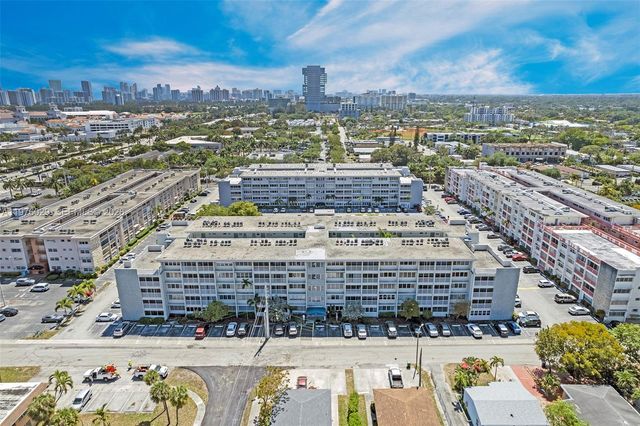 330 SE 2nd St 103G, Hallandale Beach, FL 33009