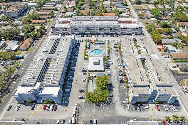 330 SE 2nd St 103G, Hallandale Beach, FL 33009