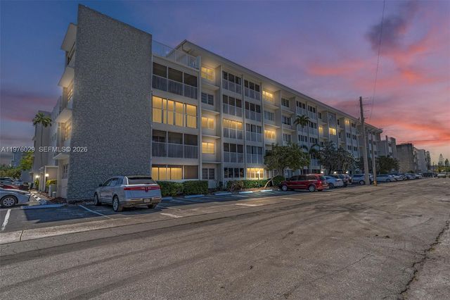 330 SE 2nd St 103G, Hallandale Beach, FL 33009