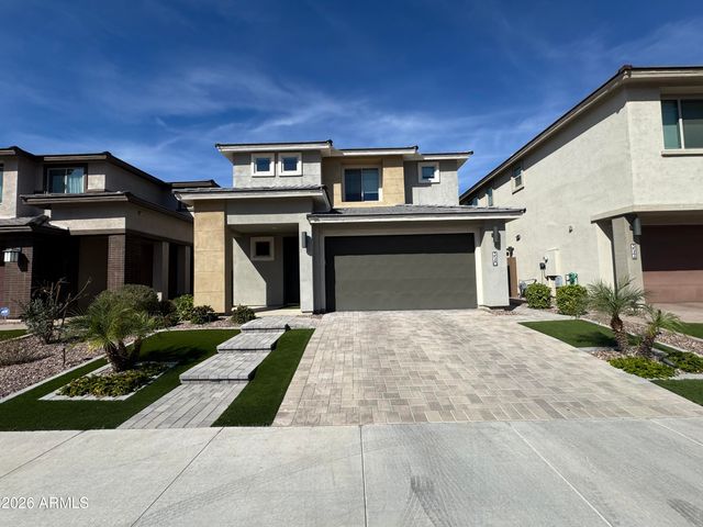 3540 E TINA Drive, Phoenix, AZ 85050