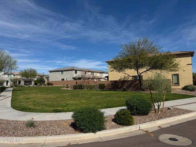 3540 E TINA Drive, Phoenix, AZ 85050