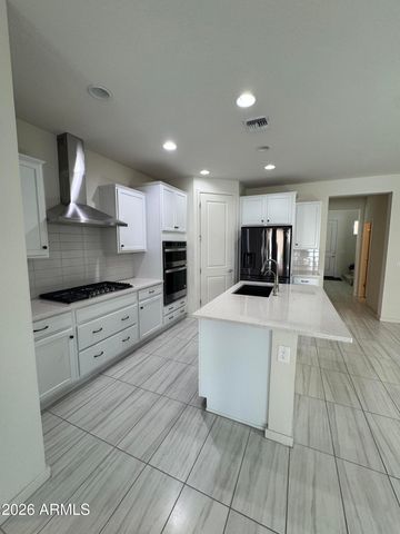 3540 E TINA Drive, Phoenix, AZ 85050