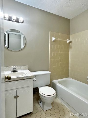 2933 Willow Lane Drive, Montgomery, AL 36109