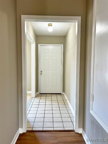 2933 Willow Lane Drive, Montgomery, AL 36109