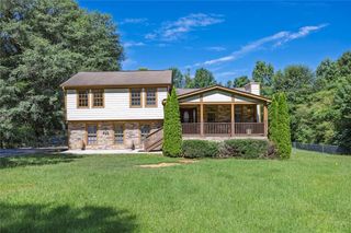 2460 Sims NE Drive, Marietta, GA 30066