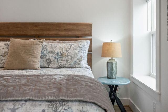 96 Circle Hook, Port O Connor, TX 77982