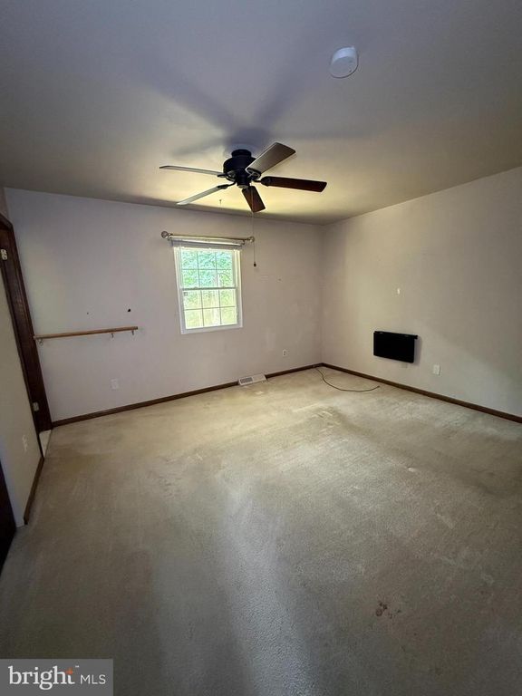 Image 10 of property listing at 1354 MOYER RD, Annapolis, MD 21403