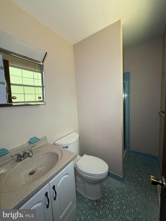 Image 12 of property listing at 1354 MOYER RD, Annapolis, MD 21403
