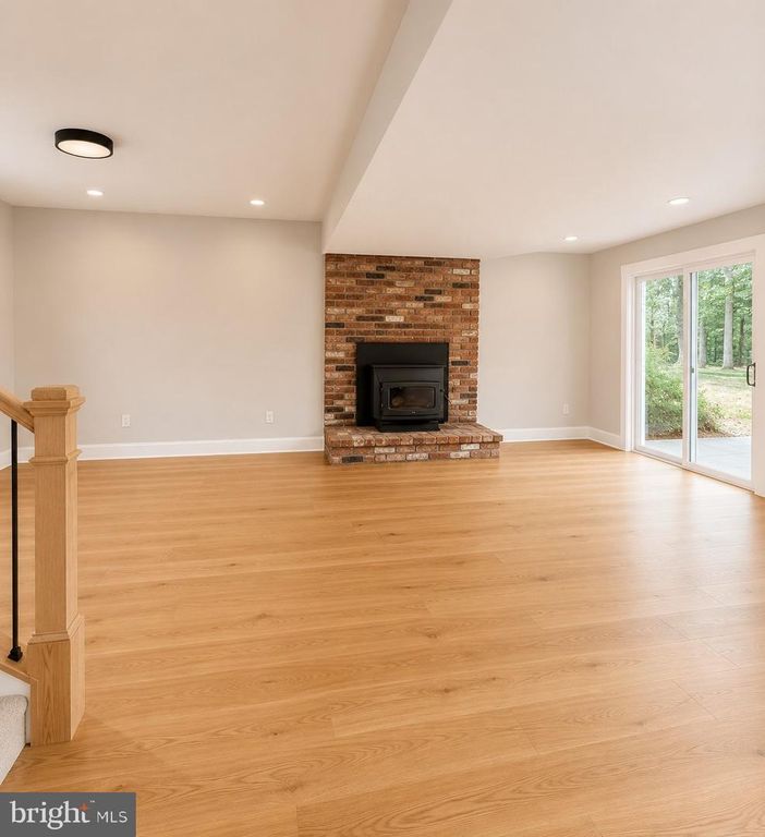 Image 36 of property listing at 1354 MOYER RD, Annapolis, MD 21403