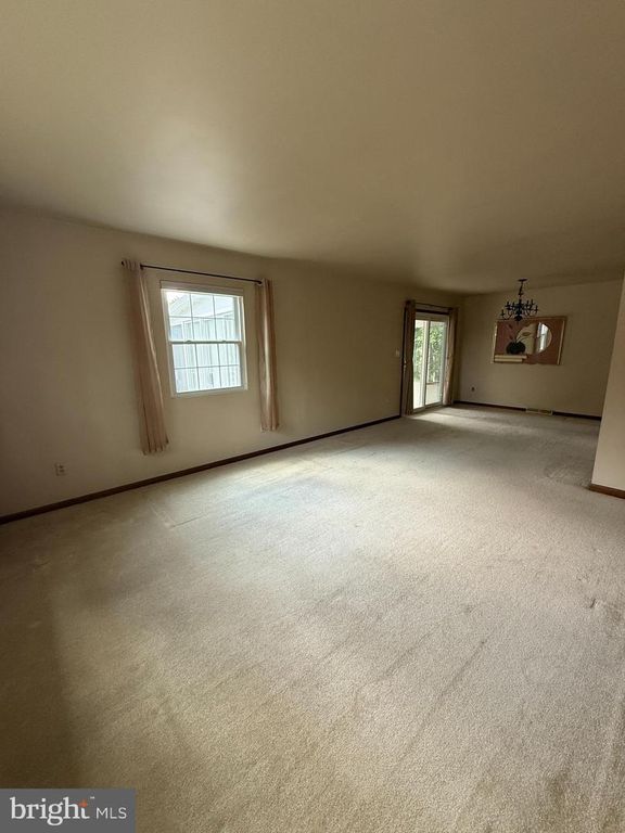 Image 5 of property listing at 1354 MOYER RD, Annapolis, MD 21403